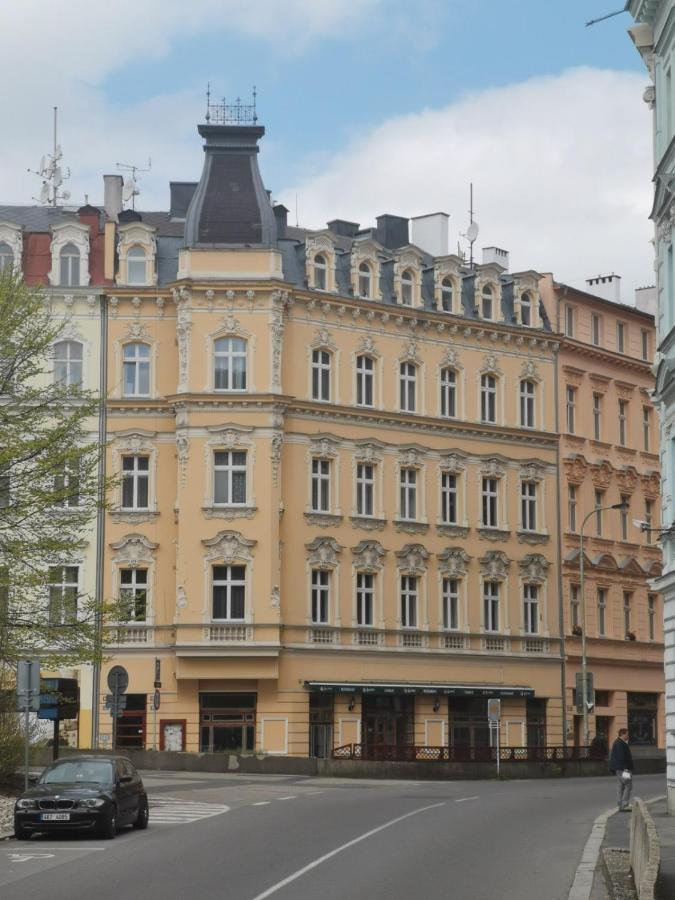 Apartmány u Hotelu Thermal KV Karlovy Vary Esterno foto