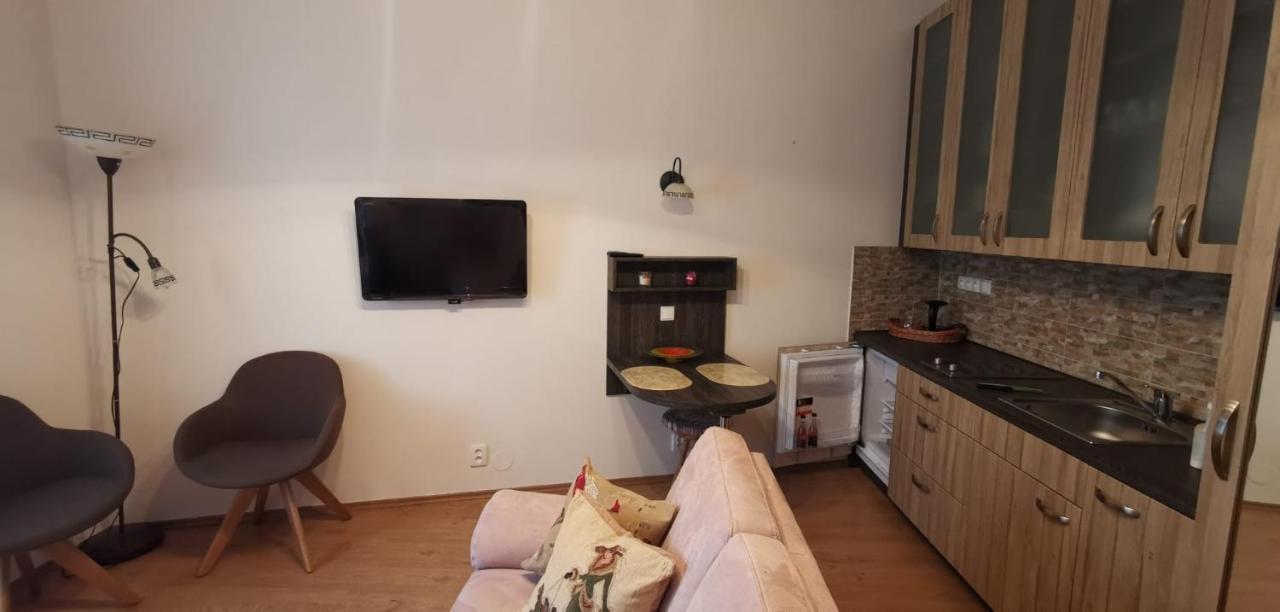 Apartmány u Hotelu Thermal KV Karlovy Vary Esterno foto