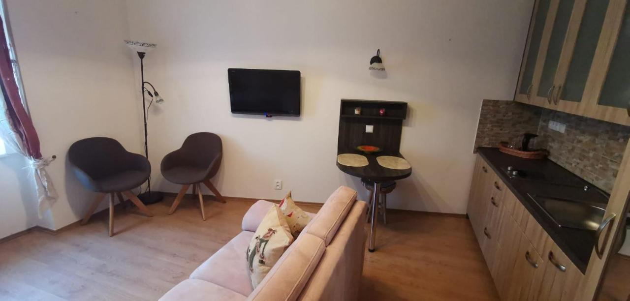 Apartmány u Hotelu Thermal KV Karlovy Vary Esterno foto